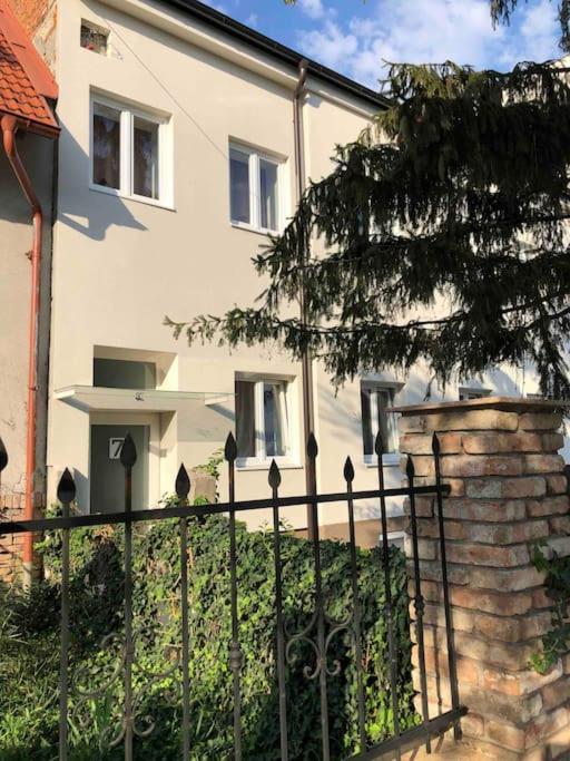 Quattro Casa Apartment Sopron Bagian luar foto